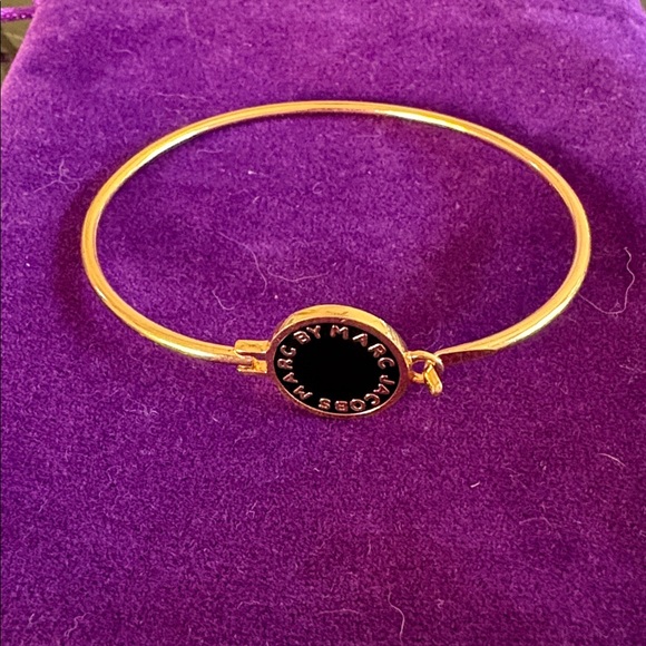 Marc Jacobs Gold/Black Enamel Hinge clip bracelet like new - Picture 2 of 10